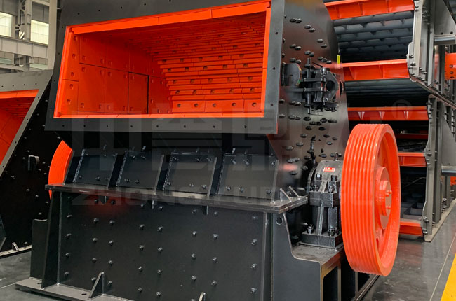 PCΦ1000×1000錘式破碎機(jī)