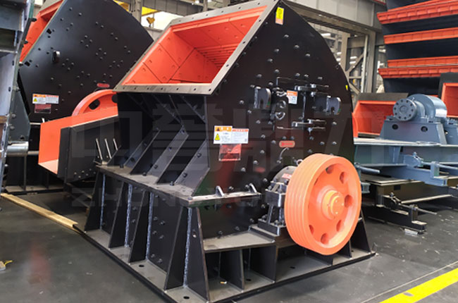 PCΦ1400×1400錘式破碎機(jī)