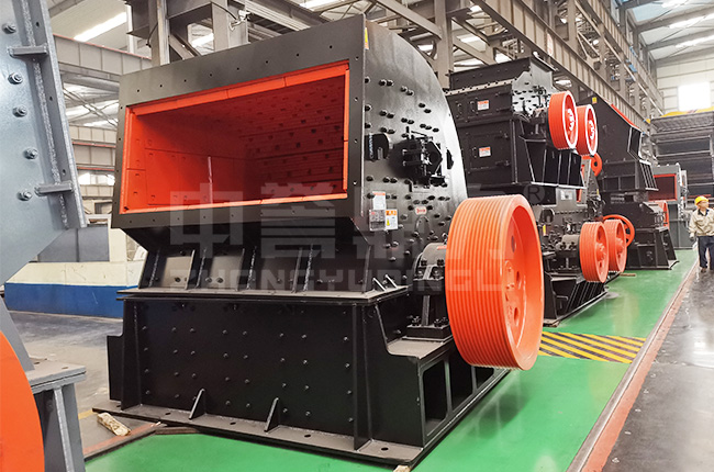 PCΦ600×1200錘式破碎機(jī)